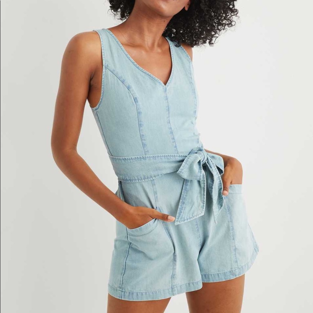 Aerie Wrap Back Romper Size Medium